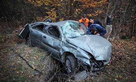 O­t­o­m­o­b­i­l­,­ ­ş­a­r­a­m­p­o­l­e­ ­d­e­v­r­i­l­d­i­:­ ­4­ ­y­a­r­a­l­ı­ ­-­ ­Y­a­ş­a­m­ ­H­a­b­e­r­l­e­r­i­
